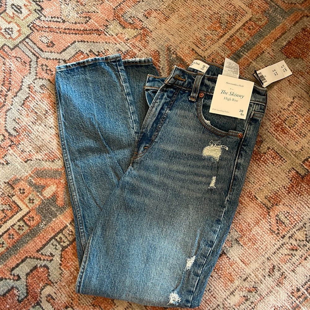 Abercrombie “Kathleen Post” Jean. skinny High rise